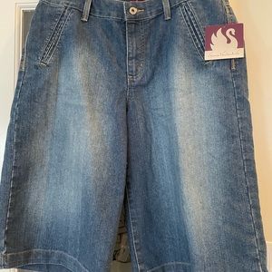 New Gloria Vanderbilt jeans size 12